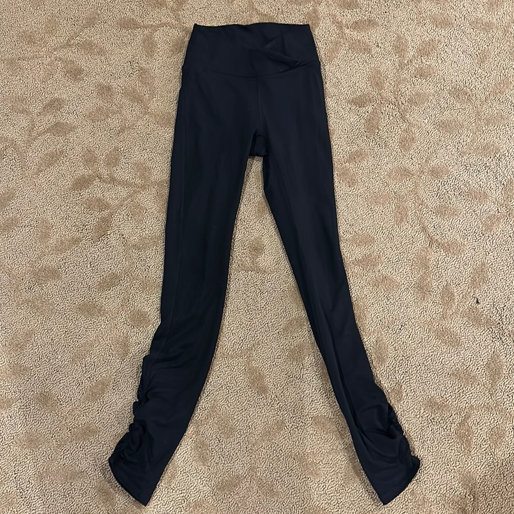 Gilly Hicks XXS black leggings EUC